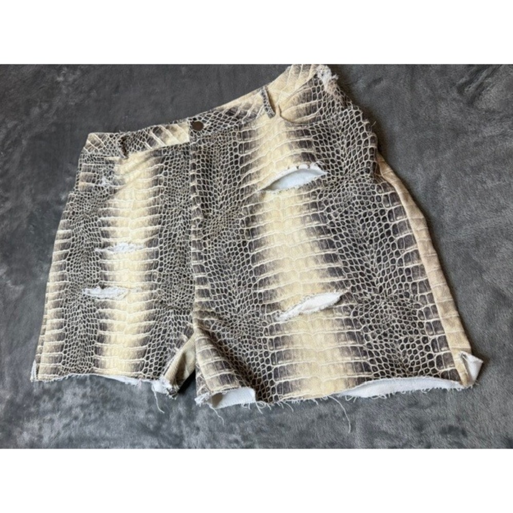 PrettyLittleThing Tall Snakeskin Print Distressed Denim Shorts Tan Brown US 12